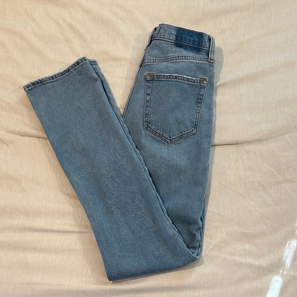 Abercrombie & Fitch Denim - Abercrombie & Fitch The ’90s Slim Straight Ultra High Rise Jeans — Cross Button